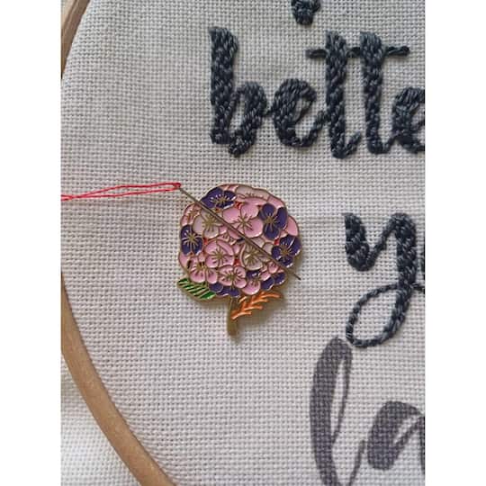 Wizardi 4/5" Flower Magnetic Needle Minder